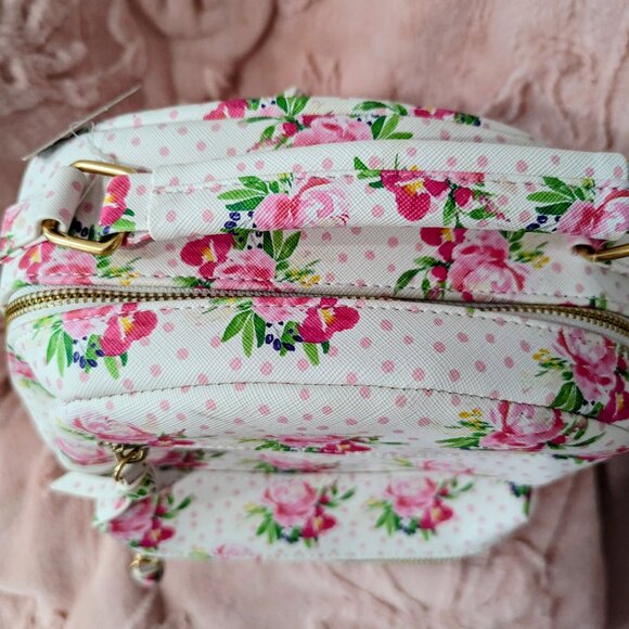 Small Shabby Chic Backback - Picture 5 of 5